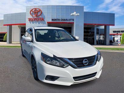 Used 2017 Nissan Altima 2.5 SL w/ 2.5 Technology Package