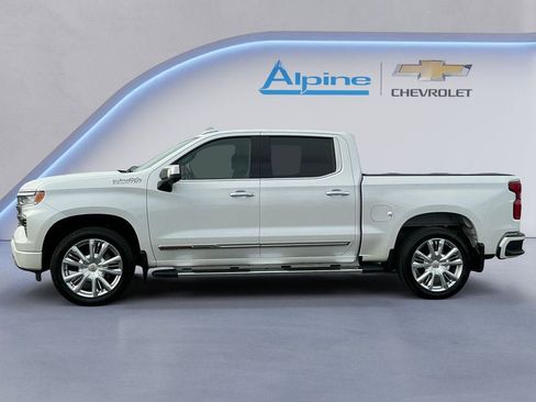 Used 2022 Chevrolet Silverado 1500 High Country w/ High Country Premium Package image 2