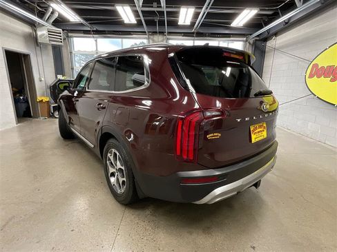 Used 2020 Kia Telluride EX w/ Towing Package FWD image 3