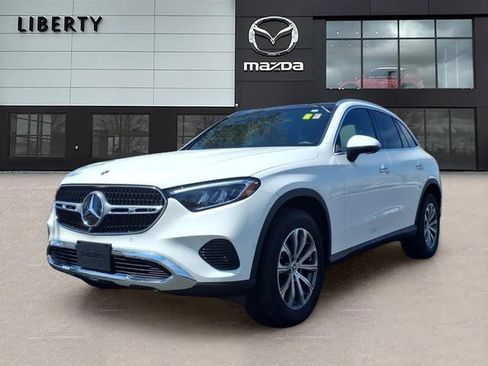 Used 2025 Mercedes-Benz GLC 300 4MATIC image 1