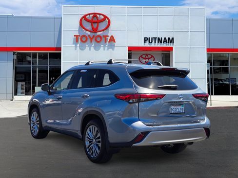 Used 2023 Toyota Highlander Platinum AWD/4WD image 6