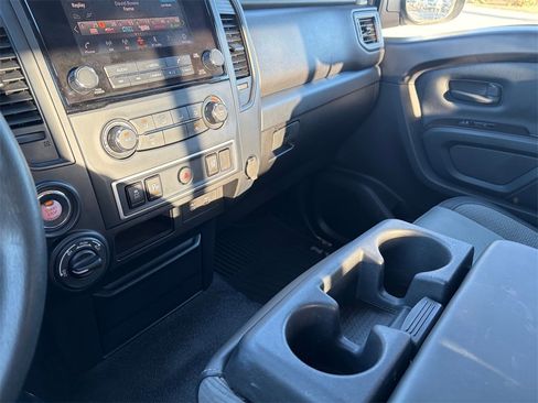 Used 2021 Nissan Titan S w/ HD Front GAWR Package image 18