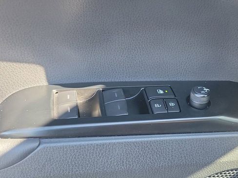 Used 2025 Toyota Camry LE image 29