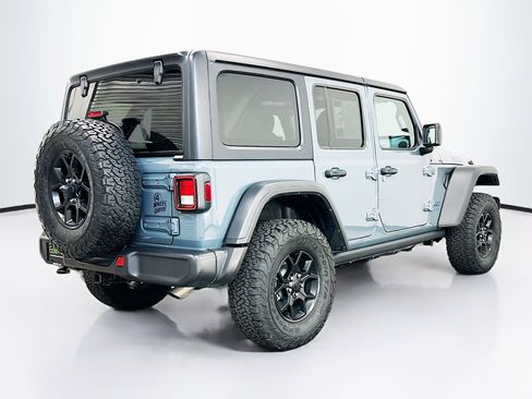 Used 2025 Jeep Wrangler Willys image 9
