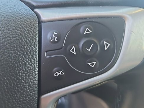 Used 2024 GMC Terrain SLT image 28