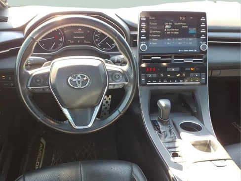 Used 2019 Toyota Avalon XSE w/ All Weather Liner Package FWD image 6