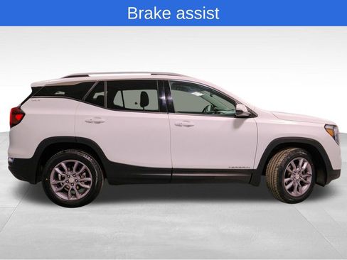 Used 2024 GMC Terrain SLT image 9