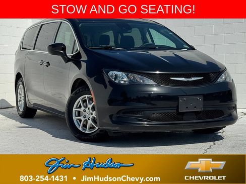 Used 2023 Chrysler Voyager LX FWD image 1