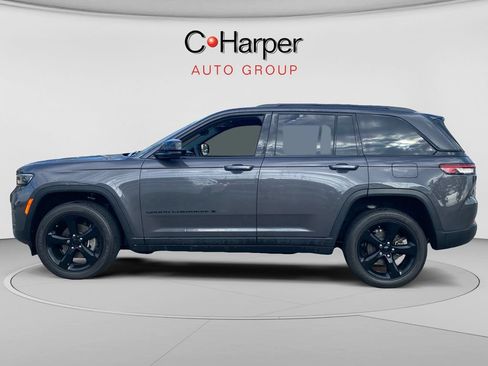 Used 2023 Jeep Grand Cherokee Altitude AWD/4WD image 6