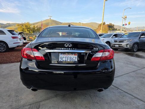 Used 2011 INFINITI M37 w/ Premium Pkg image 6