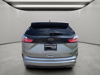 Used 2022 Ford Edge SE w/ Black Appearance Package