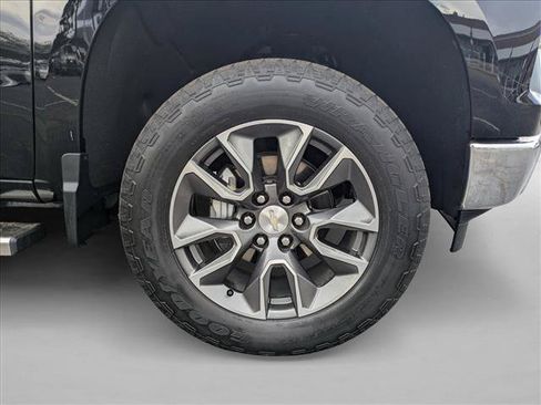 Used 2024 Chevrolet Silverado 1500 LT AWD/4WD image 21
