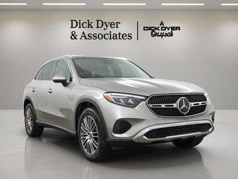 Used 2024 Mercedes-Benz GLC 300 4MATIC image 1