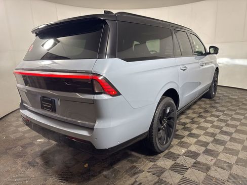 New 2025 Lincoln Navigator L Reserve w/ Jet Appearance Package AWD/4WD image 5