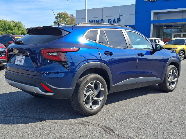 Used 2024 Chevrolet Trax LT w/ Driver Confidence Package FWD image 6