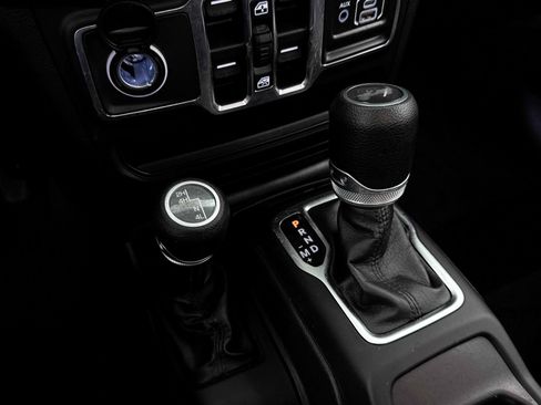 Used 2021 Jeep Wrangler Unlimited Sport AWD/4WD image 6