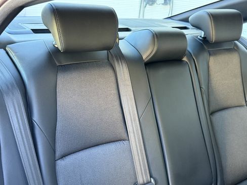 Used 2018 Honda Accord Sport image 28