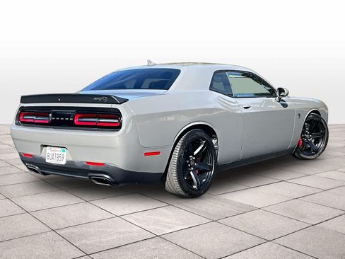 Used 2017 Dodge Challenger SRT Hellcat RWD image 16