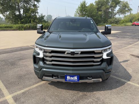 Used 2026 Chevrolet Silverado 1500 High Country w/ Technology Package AWD/4WD image 2