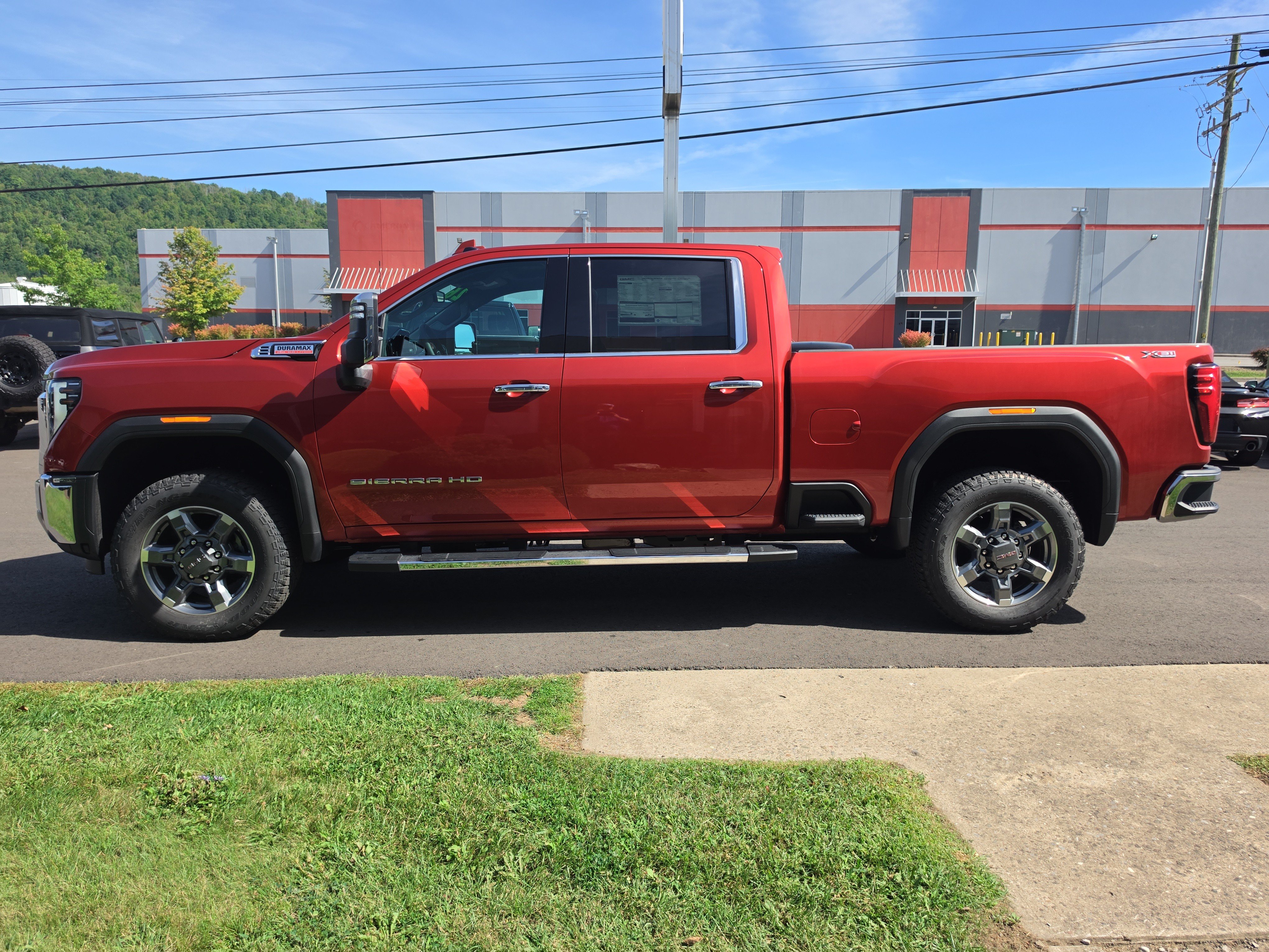 New 2026 GMC Sierra 2500 SLT w/ SLT Premium Package AWD/4WD image 7