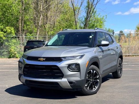 Used 2023 Chevrolet TrailBlazer LT FWD image 1