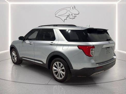 Used 2020 Ford Explorer XLT w/ Equipment Group 202A AWD/4WD image 3