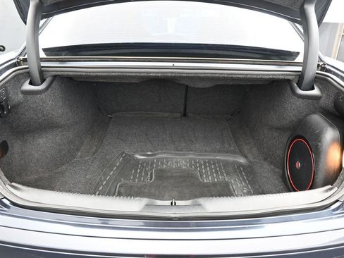 Used 2018 Chrysler 300 S w/ 300S Premium Group RWD image 37