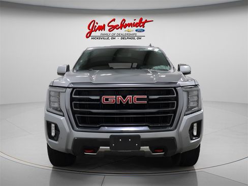 Used 2024 GMC Yukon XL AT4 w/ Technology Package image 3
