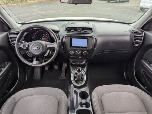 Used 2018 Kia Soul FWD image 19