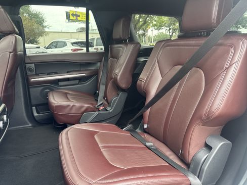Used 2024 Ford Expedition Limited RWD image 8