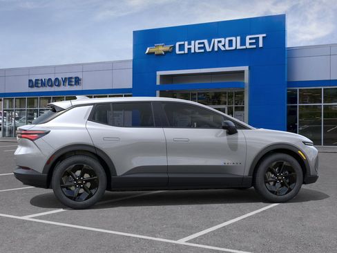 New 2026 Chevrolet Equinox EV LT image 29