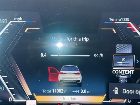 Used 2025 BMW X7 xDrive40i w/ M Sport Package image 26