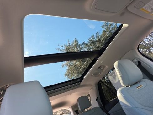 Certified 2025 Ford Explorer Platinum w/ Ultimate Package image 19