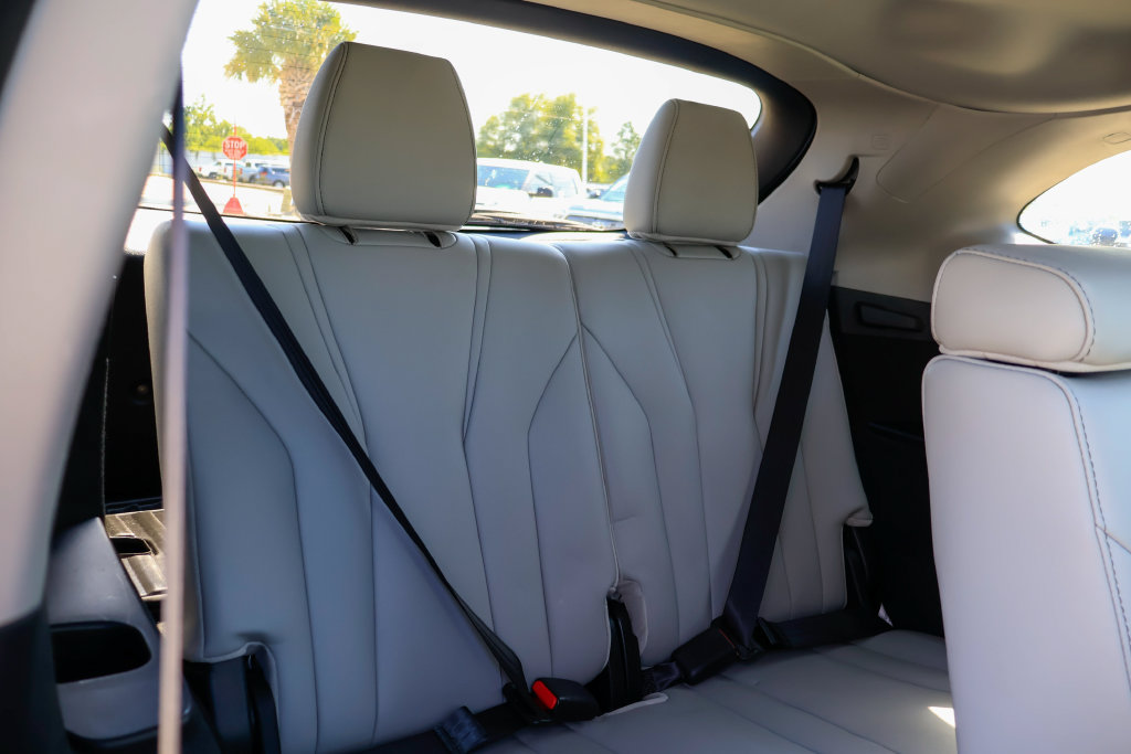 Used 2023 Acura MDX w/ Technology Package FWD image 13