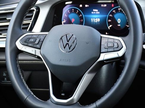 New 2026 Volkswagen Atlas Cross Sport SE image 22