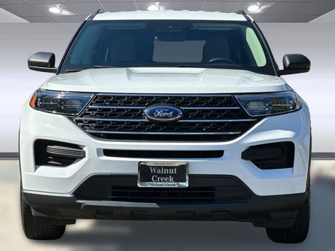 Used 2022 Ford Explorer XLT image 5