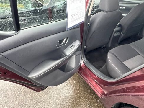 Used 2024 Nissan Sentra SV FWD image 35