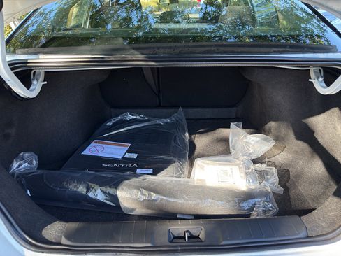 New 2025 Nissan Sentra SR image 31