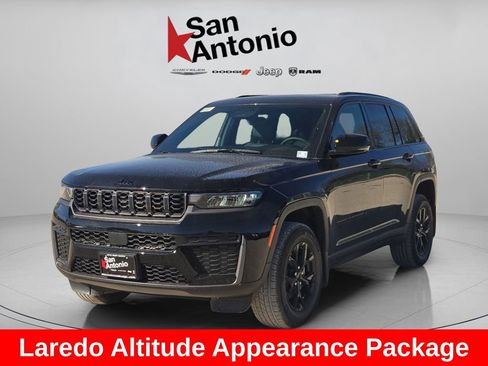 New 2026 Jeep Grand Cherokee Altitude AWD/4WD image 4