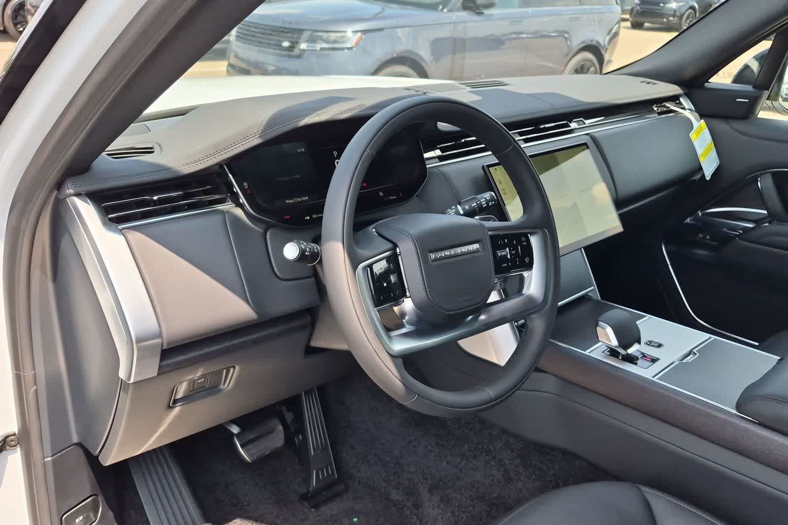 New 2026 Land Rover Range Rover SE AWD/4WD image 2