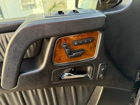 Used 2014 Mercedes-Benz G 63 AMG 4MATIC image 37