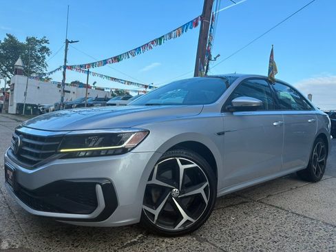 Used 2020 Volkswagen Passat 2.0T R-Line FWD image 1