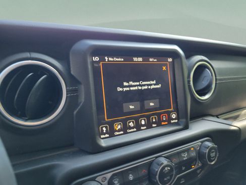 Used 2023 Jeep Wrangler Unlimited Sahara w/ Cold Weather Group AWD/4WD image 19