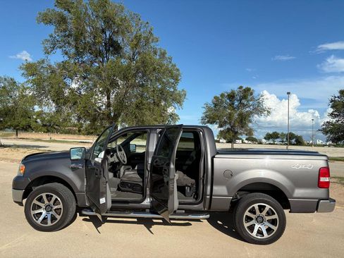 Used 2005 Ford F150 XLT AWD/4WD image 17