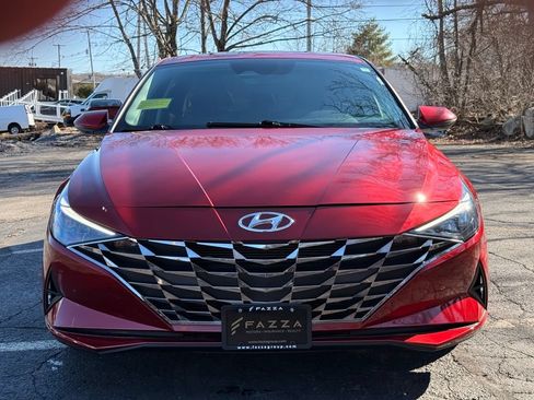 Used 2023 Hyundai Elantra Limited FWD image 17