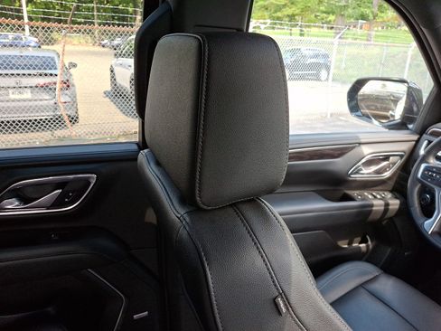 Used 2023 Chevrolet Tahoe Z71 AWD/4WD image 13