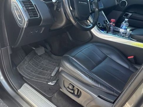 Used 2018 Land Rover Range Rover Sport HSE AWD/4WD image 4