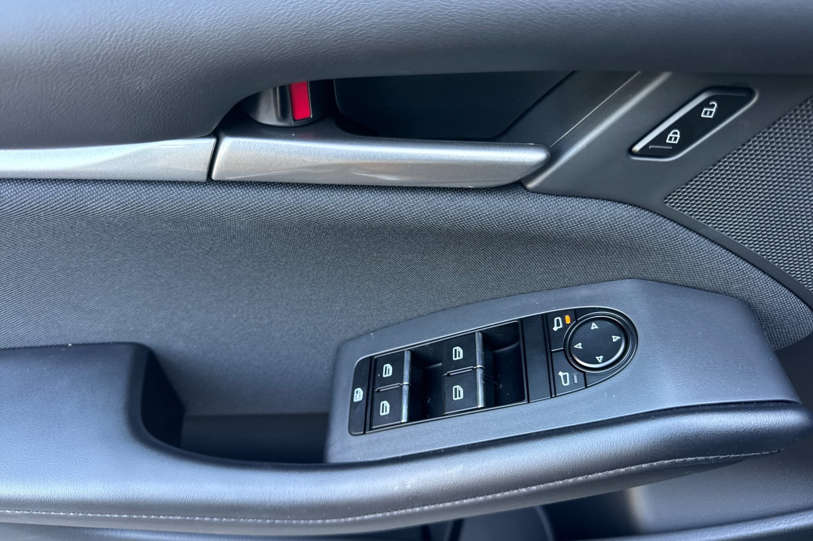 New 2026 MAZDA MAZDA3 s FWD image 8