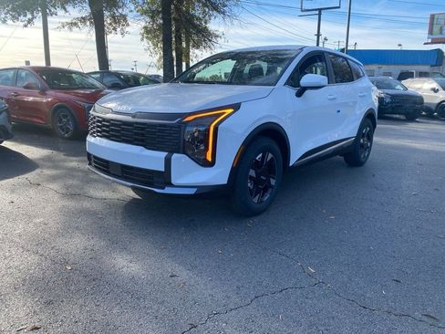 New 2026 Kia Sportage LX FWD image 3