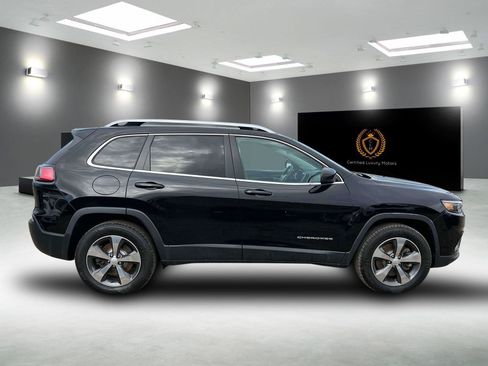 Used 2019 Jeep Cherokee Limited AWD/4WD image 6